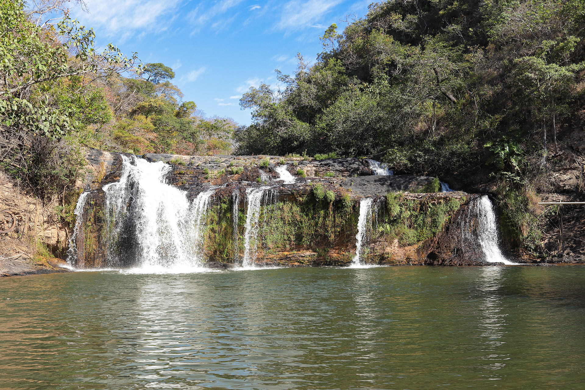 cachoeira turismo grande sertão veredas